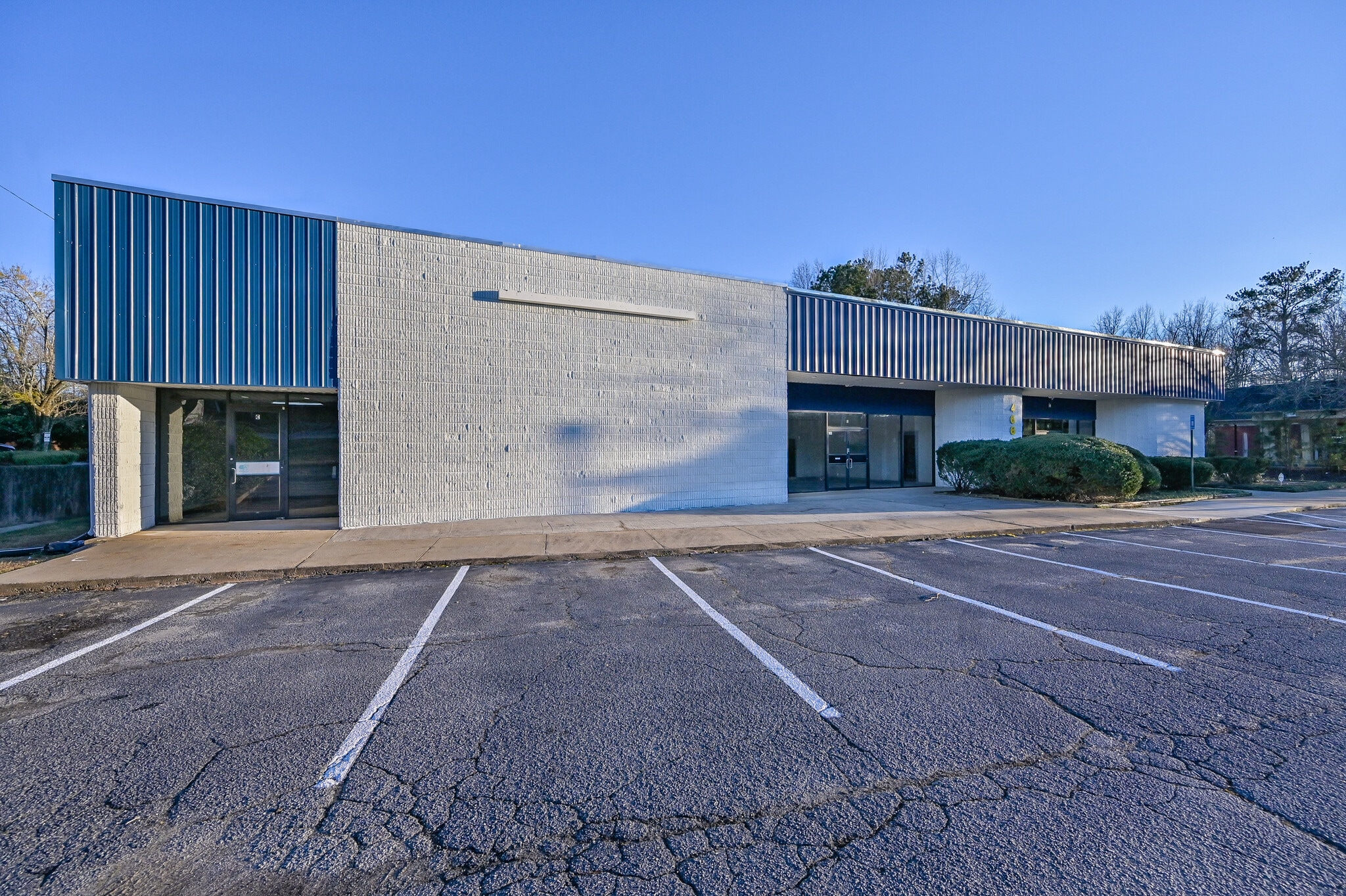 4664 Lawrenceville Hwy NW, Lilburn, GA for sale Interior Photo- Image 1 of 31