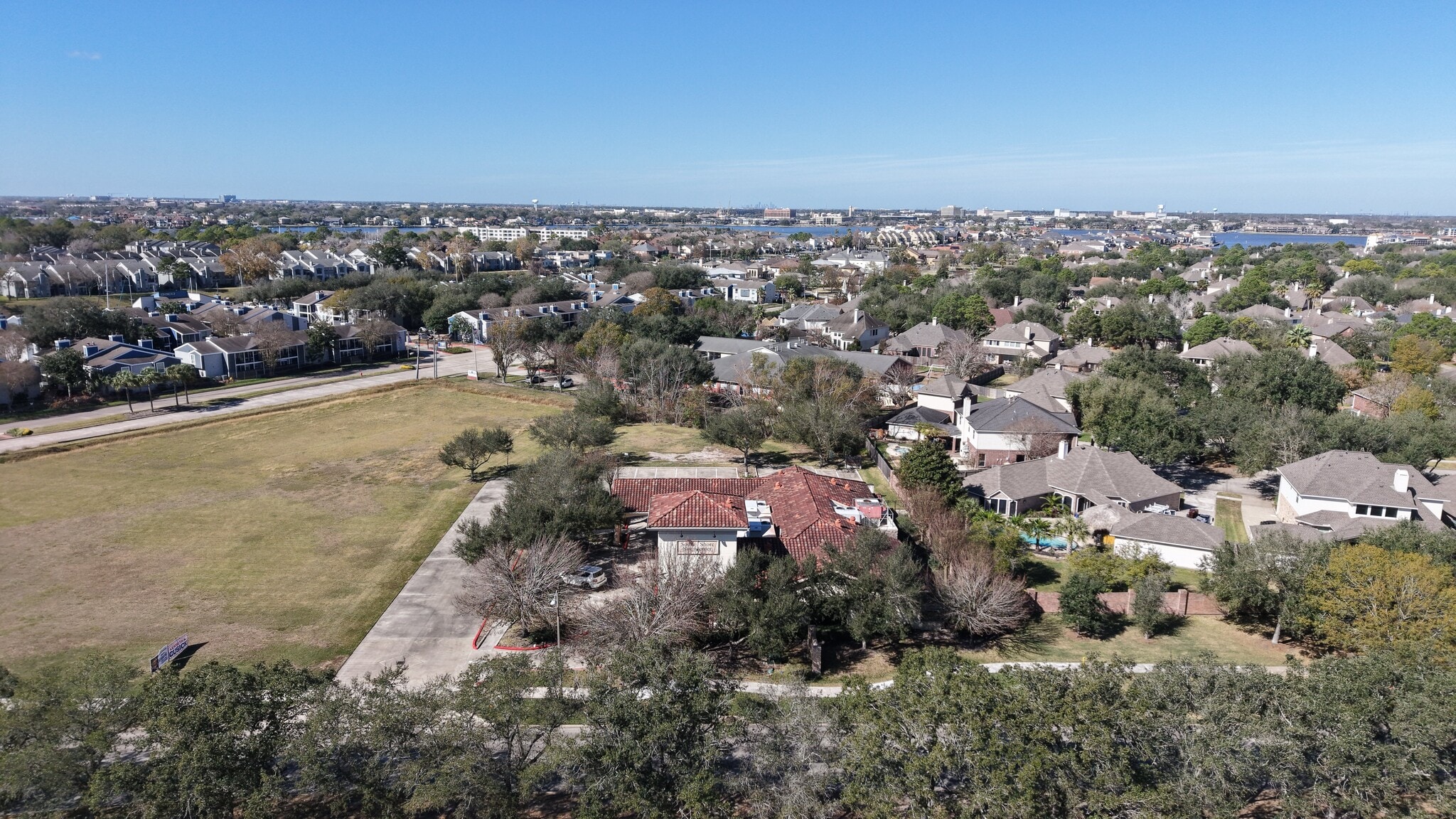 2622 Marina Bay Dr, League City, TX for sale Primary Photo- Image 1 of 35