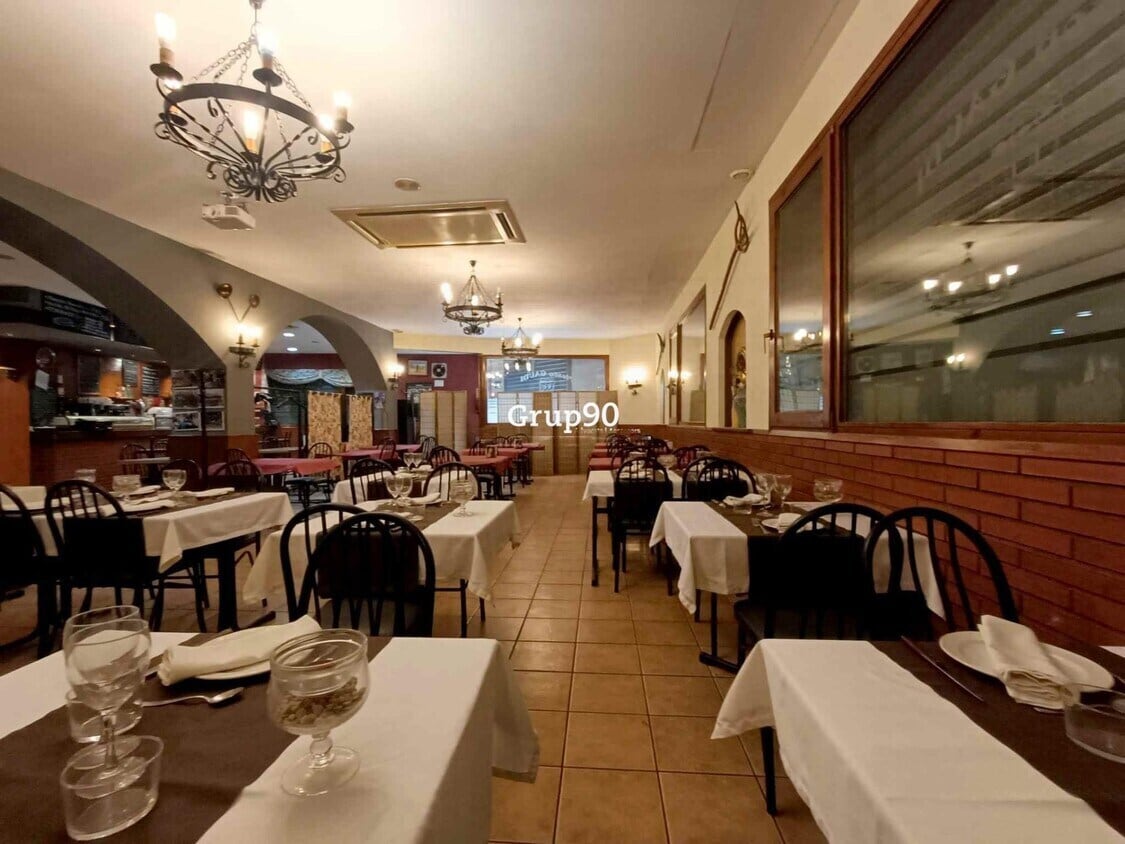 Lleida, LER 25001 - - - Interior Photo - Image 2 of 15