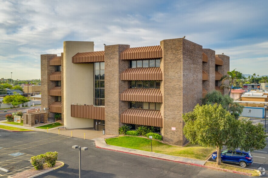 5040 N 15th Ave, Phoenix, AZ à louer - Photo du bâtiment - Image 2 de 34