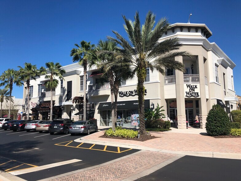 950 Colonial Grand Ln, Lake Mary, FL à louer - Photo du bâtiment - Image 3 de 6