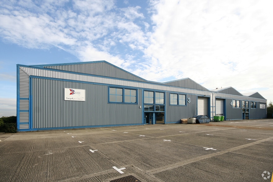 3-4 Crammond Park, Harlow for lease - Building Photo - Image 2 of 3