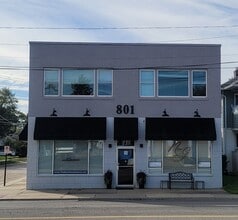 801 W 11 Mile Rd, Royal Oak, MI for lease Interior Photo- Image 1 of 10
