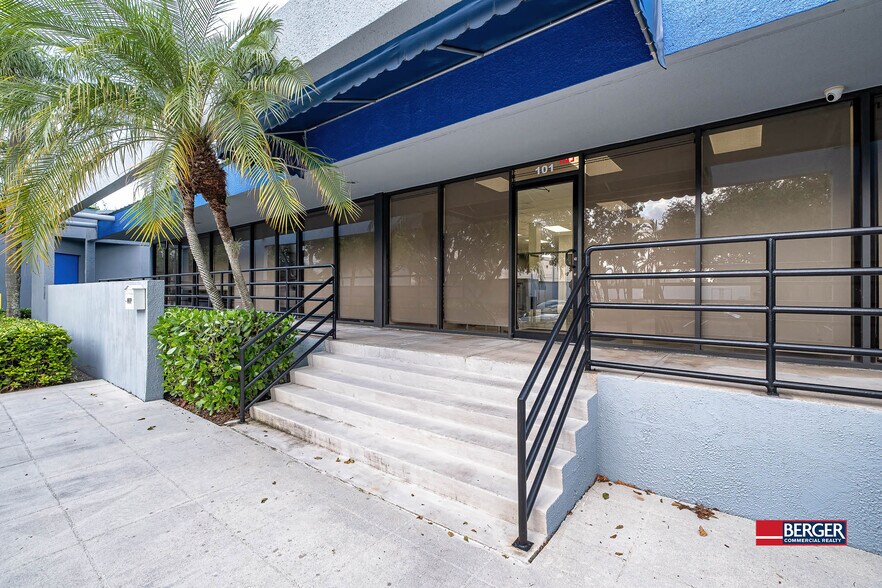 3520-3560 NW 56th St, Fort Lauderdale, FL à louer - Photo du bâtiment - Image 2 de 10