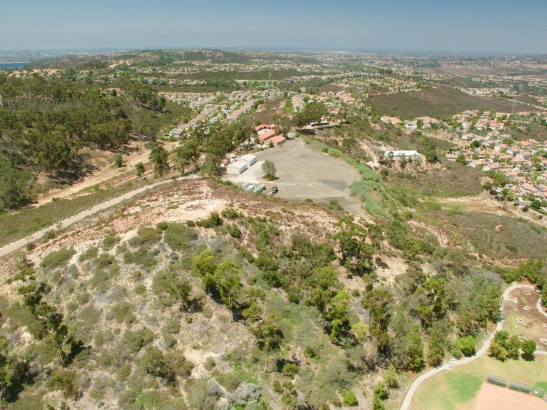 11495 Cypress Canyon Rd, San Diego, CA à vendre - Photo du bâtiment - Image 2 de 25