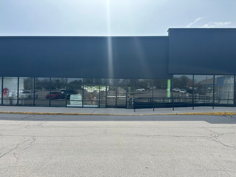 3166-3180 Richmond Rd, Lexington, KY à louer - Photo du bâtiment - Image 1 de 16