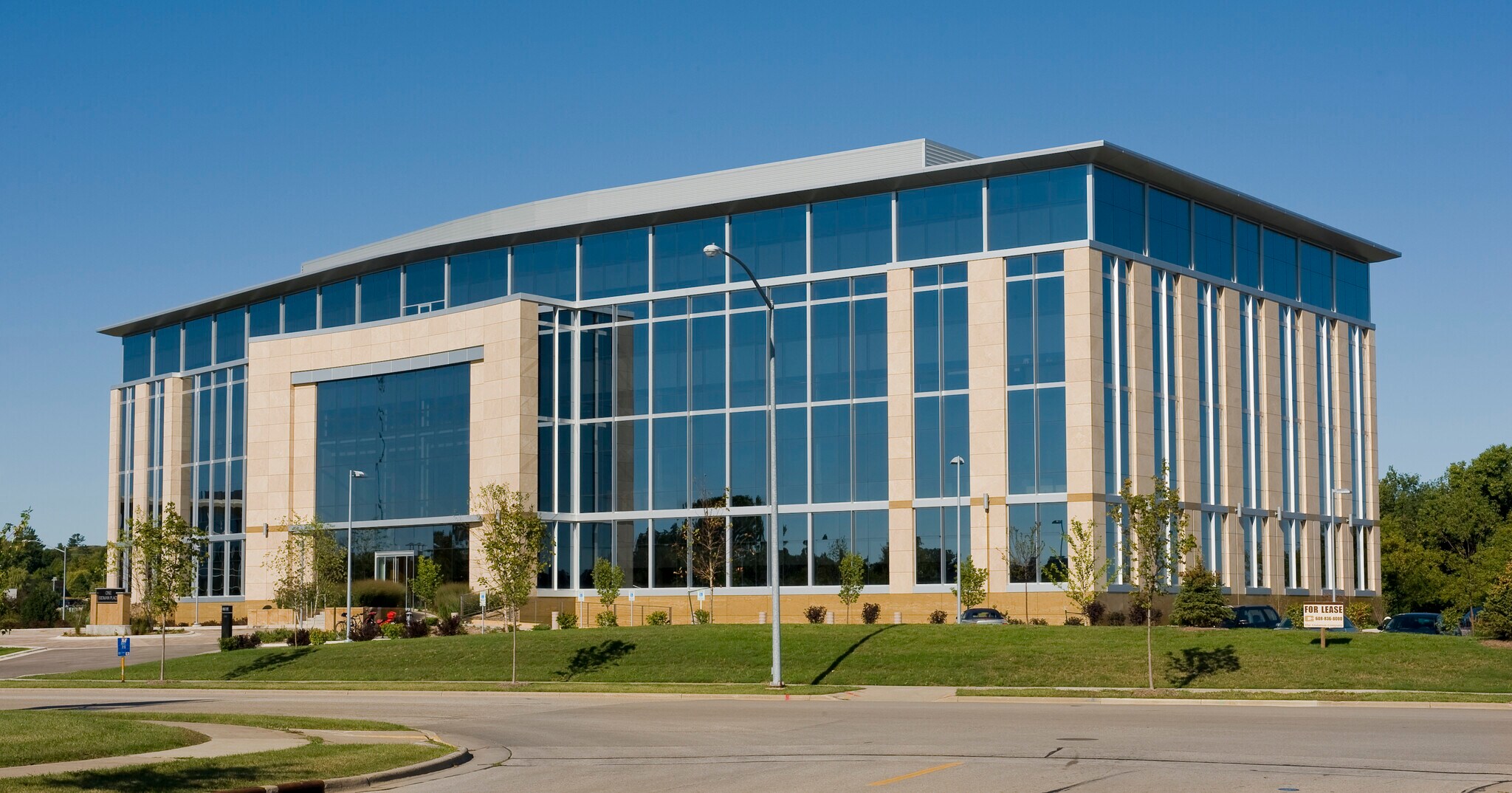 1302 Deming Way, Madison, WI for lease Building Photo- Image 1 of 9