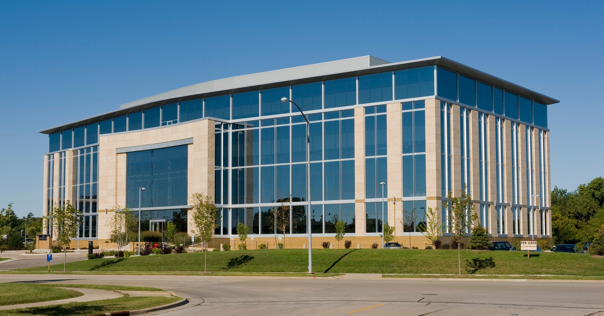 1302 Deming Way, Madison, WI for lease Primary Photo- Image 1 of 9