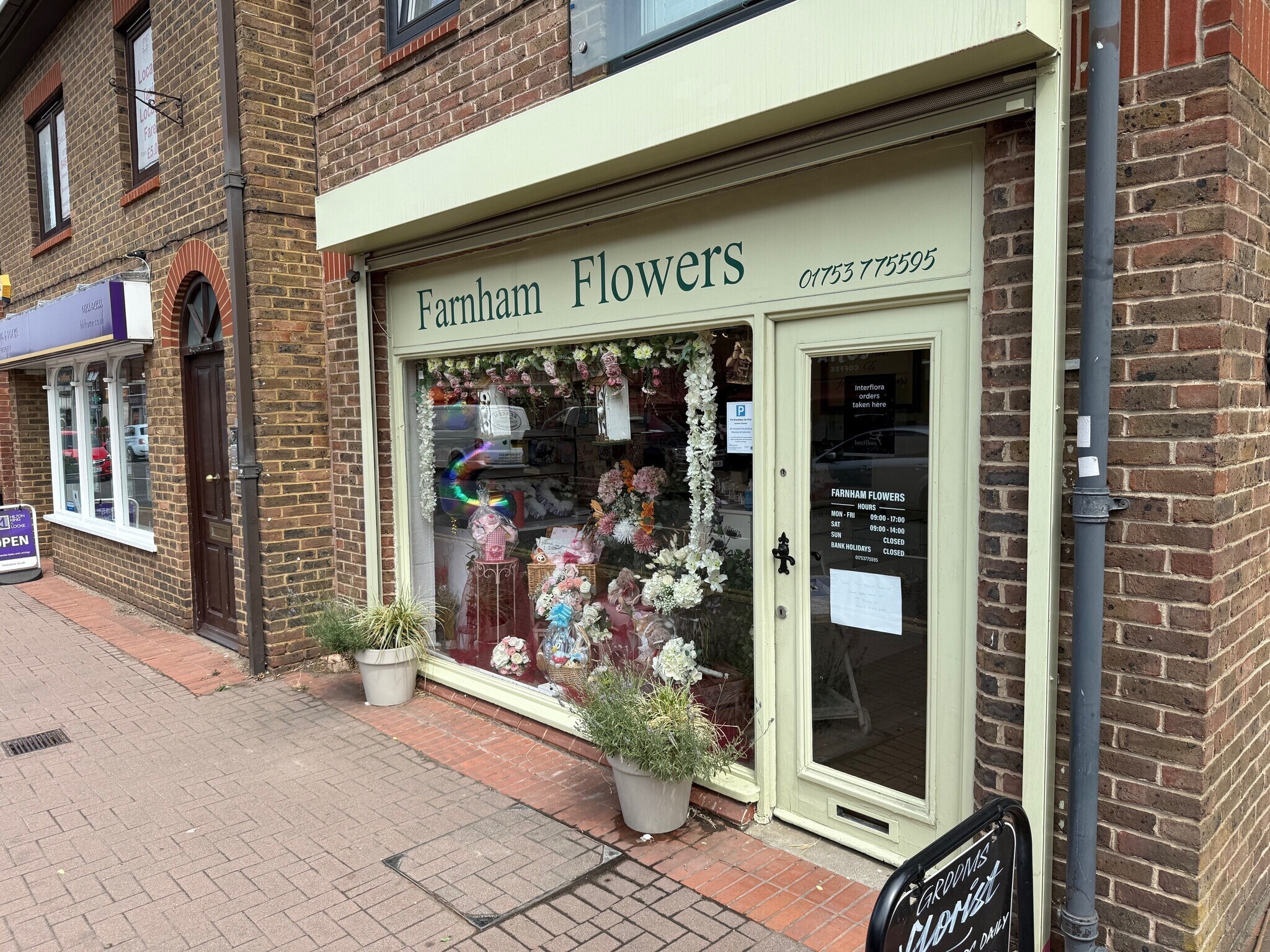 Shop 1, The Centre, Prospect House, The Broadway, Farnham Common à louer Photo principale- Image 1 de 6