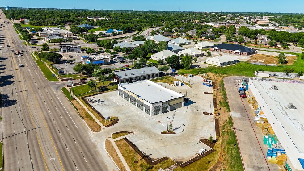 5500 Precinct Line Rd, Hurst, TX à louer - Photo du bâtiment - Image 3 de 18