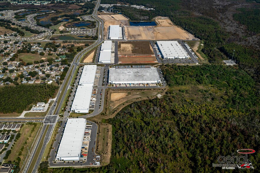 N Old Lake Wilson Rd, Kissimmee, FL à louer - Photo du bâtiment - Image 3 de 8