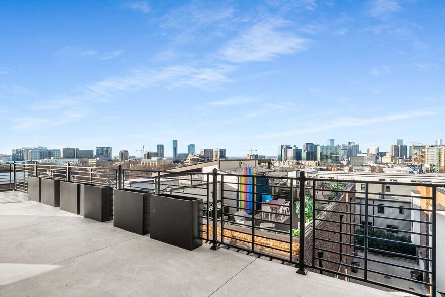 1017 12th Ave S, Nashville, TN à vendre - Photo du bâtiment - Image 3 de 69