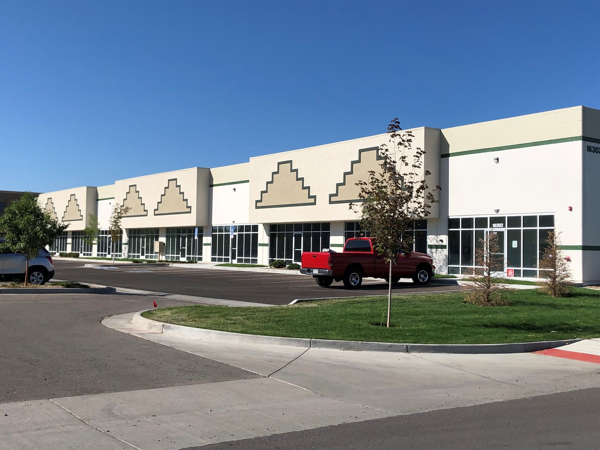 16302-16392 E 2nd Ave, Aurora, CO for lease Interior Photo- Image 1 of 2