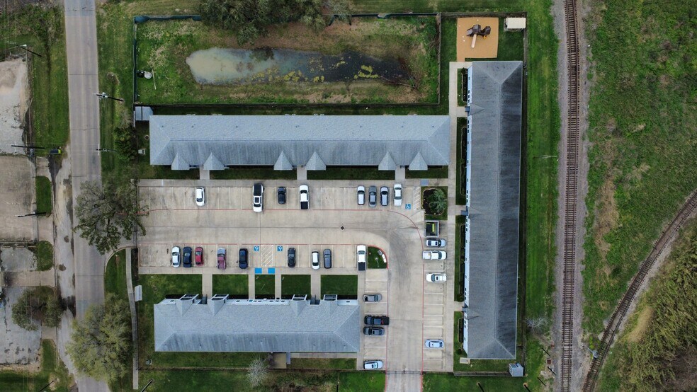 2604 Avenue K, Bay City, TX à vendre - Photo du bâtiment - Image 2 de 40