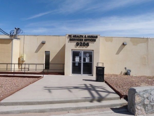 9206 Mccombs St, El Paso, TX à vendre - Photo du bâtiment - Image 2 de 20