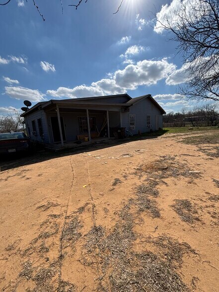 17423 Fx Ball Dr, Elmendorf, TX à vendre - Photo du bâtiment - Image 2 de 41