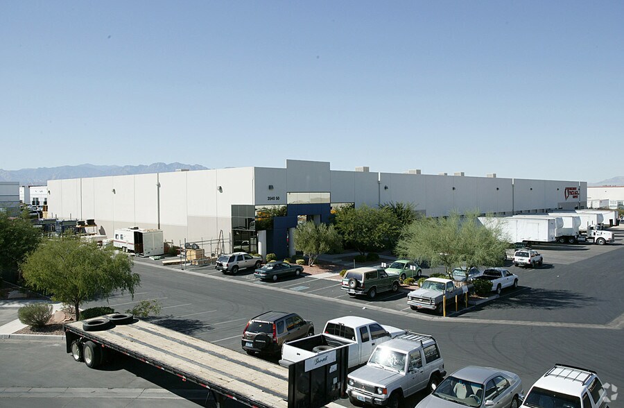 3540-3550 Birtcher Dr, Las Vegas, NV for lease - Building Photo - Image 3 of 6
