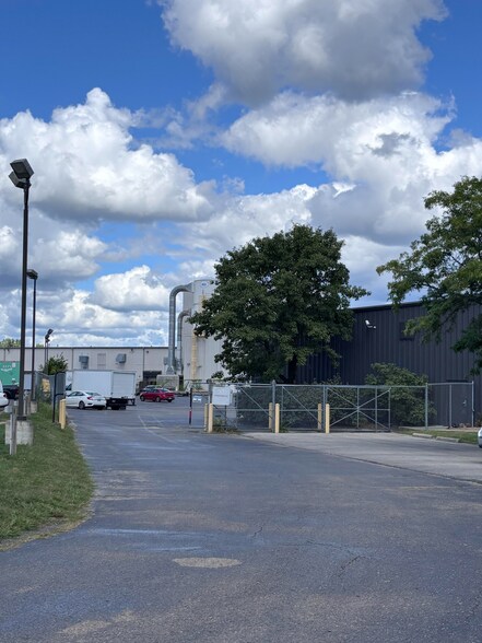 4235 Leap Rd, Hilliard, OH à louer - Photo du bâtiment - Image 3 de 3