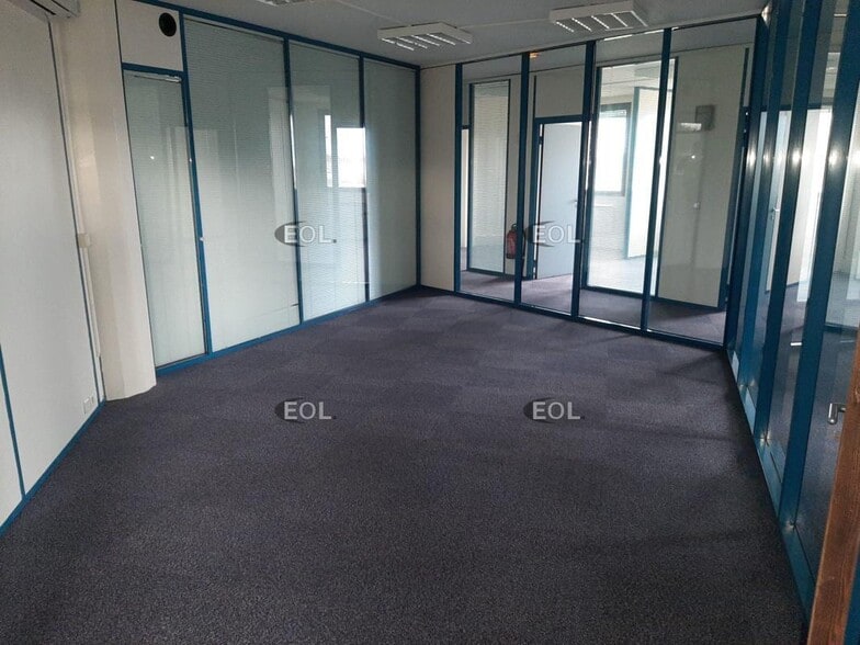 Office in Saint-Aubin for sale - Interior Photo - Image 1 of 9