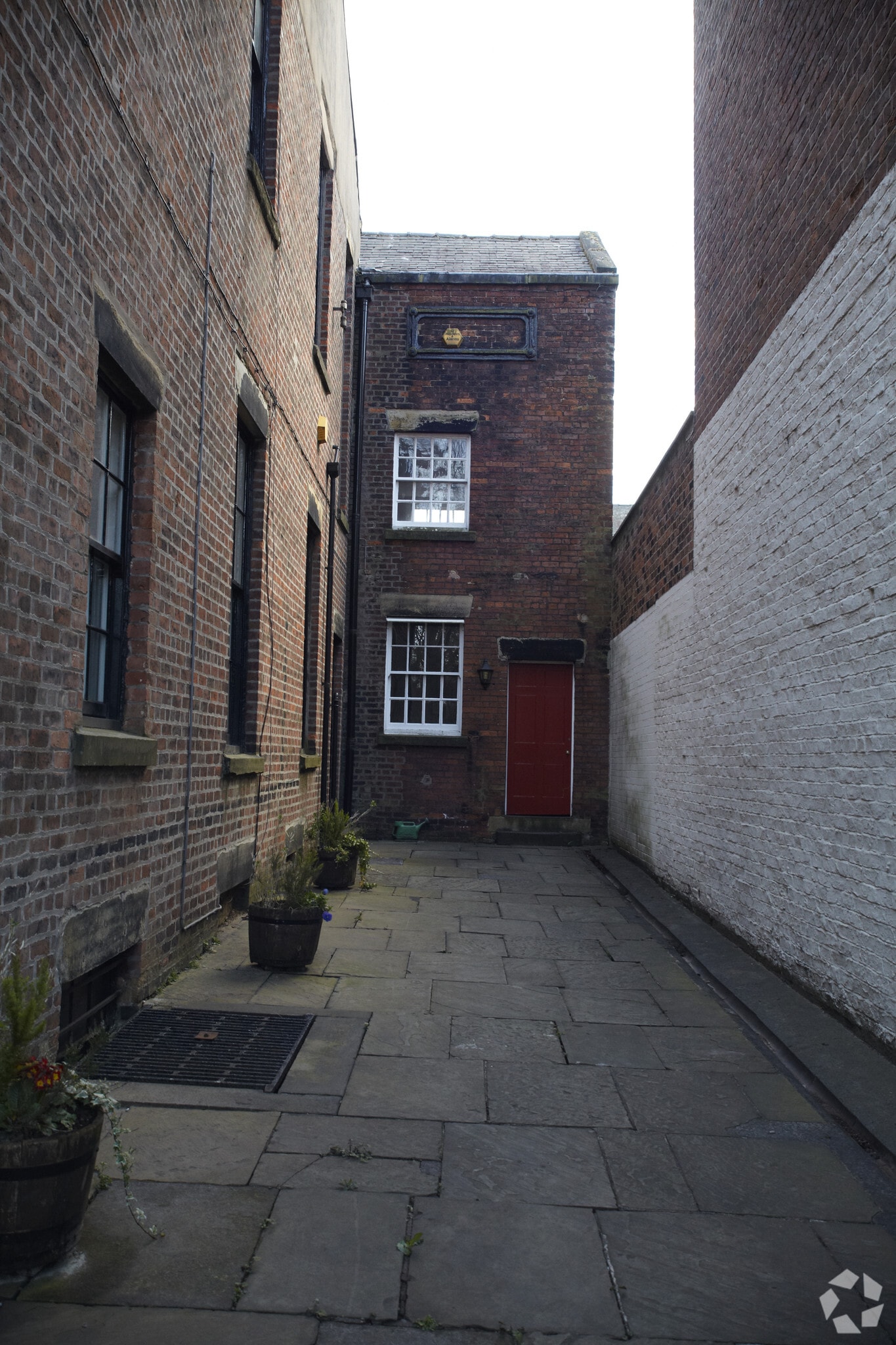 13B Winckley Sq, Preston for sale Primary Photo- Image 1 of 2