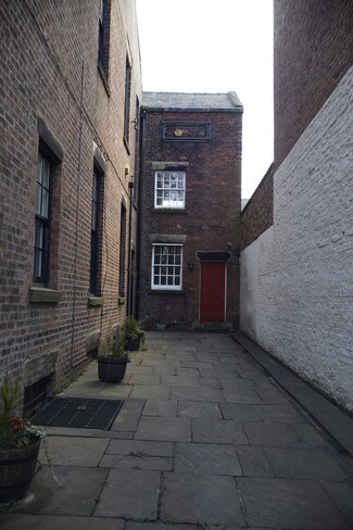 Plus de détails pour 13B Winckley Sq, Preston - Bureau à vendre