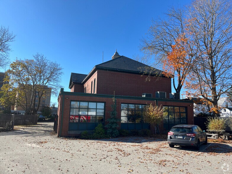 19 Arbor St, Portland, ME à louer - Photo du bâtiment - Image 3 de 8