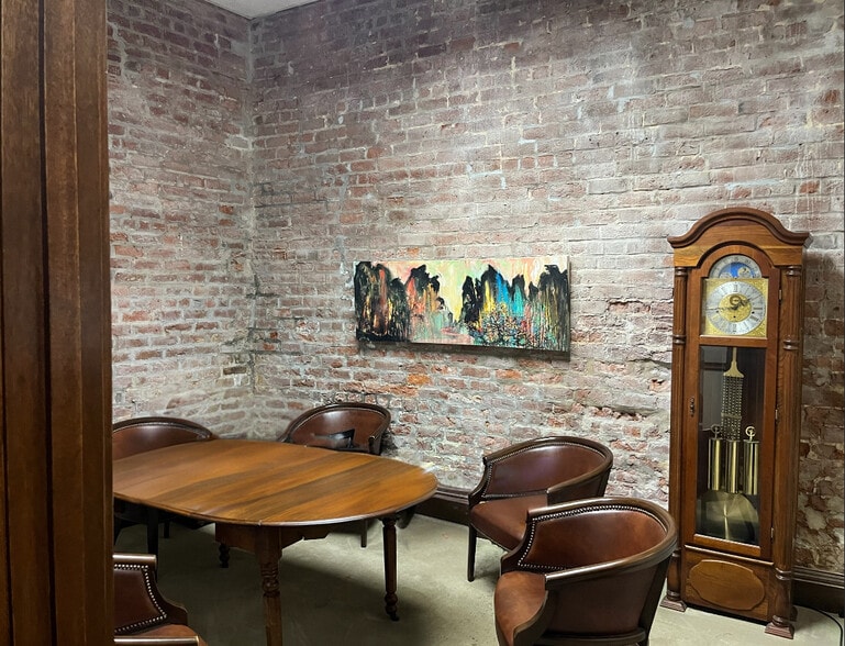 328 Lafayette St, New Orleans, LA for sale - Interior Photo - Image 2 of 9