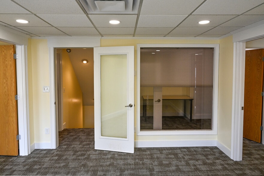 175 38-39 Derby St, Hingham, MA for lease - Building Photo - Image 2 of 15