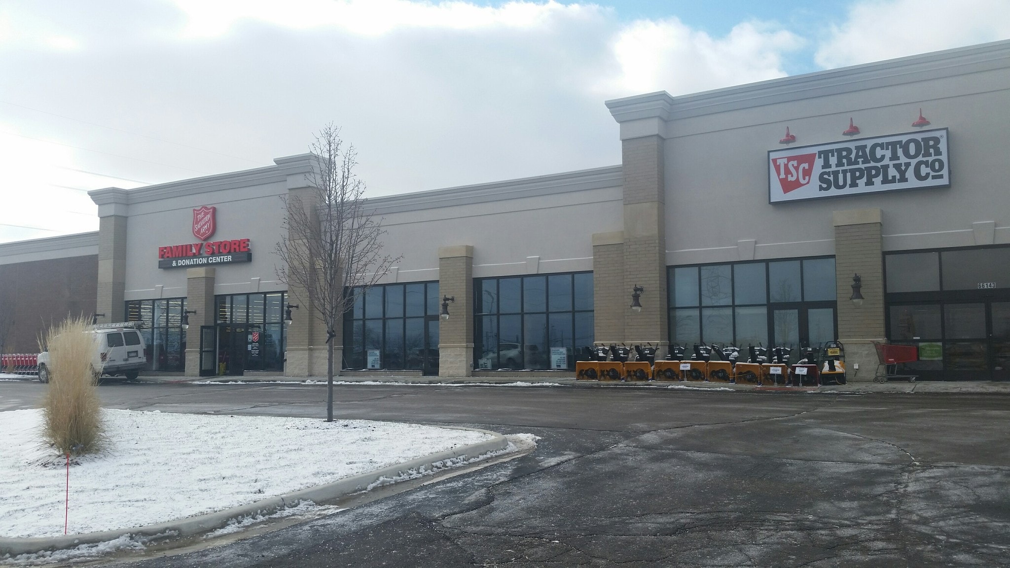 66011 Van Dyke Ave, Washington, MI for lease Building Photo- Image 1 of 4