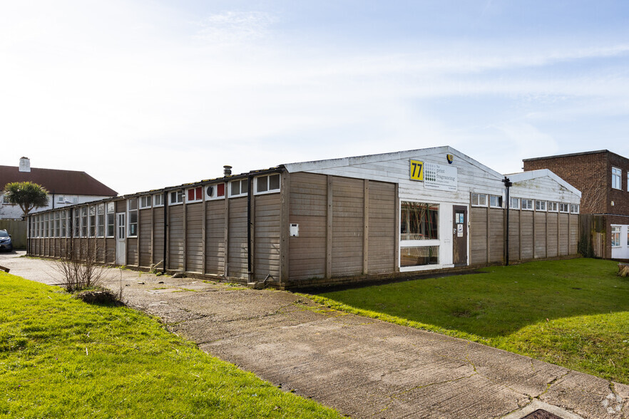 77 Marlborough Rd, Lancing for lease - Primary Photo - Image 1 of 2