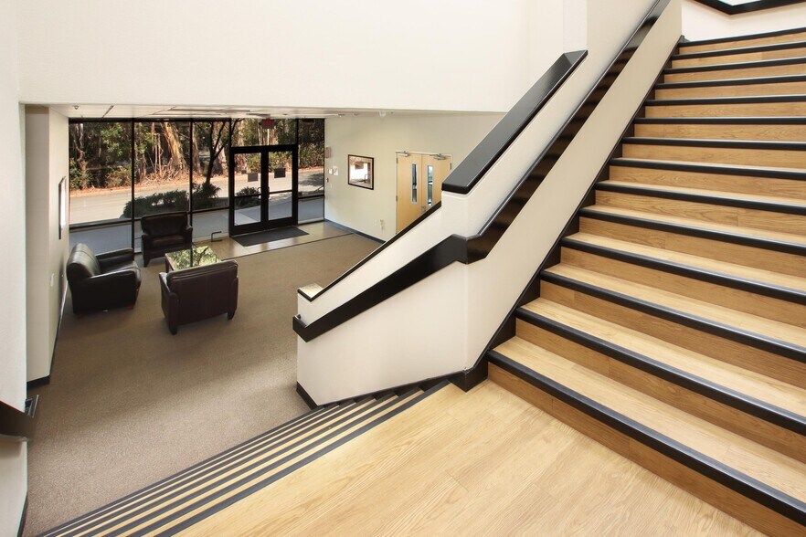 1700 Green Hills Rd, Scotts Valley, CA for lease - Building Photo - Image 3 of 20