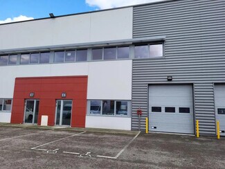 Plus de détails pour Local d'activités à louer