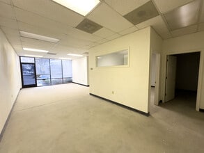 990 Klamath Ln, Yuba City, CA à louer Photo intérieure- Image 1 de 7