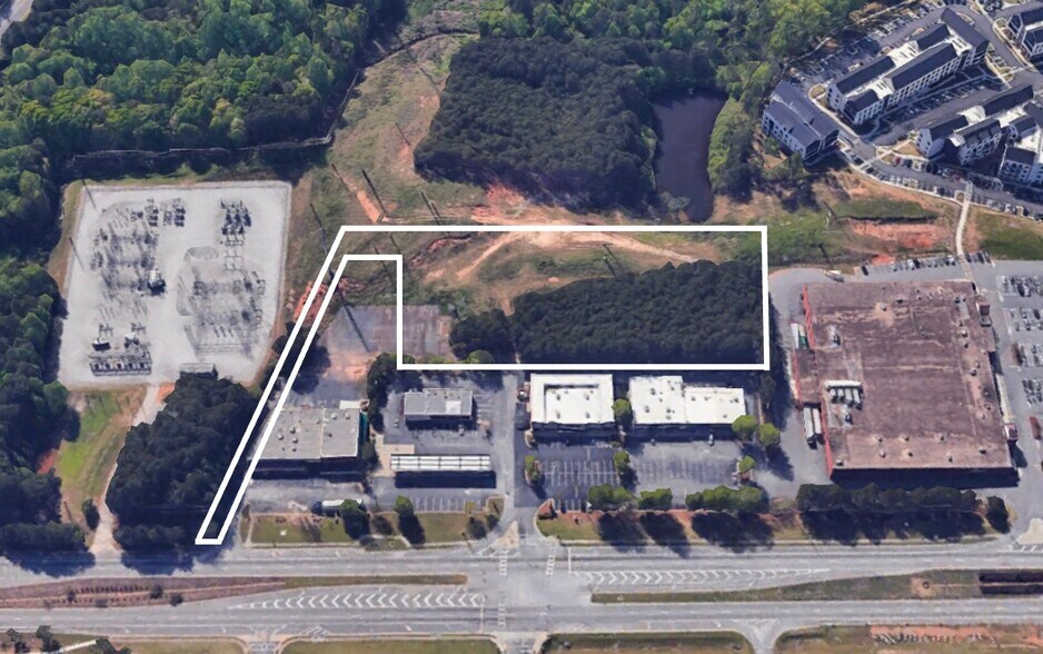 320 Peachtree Industrial Boulevard, Suwanee, GA à vendre - Photo principale - Image 1 de 3