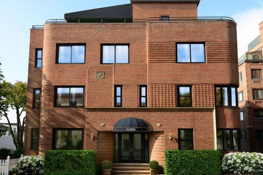 9 Lafayette Ct, Greenwich, CT for sale - Primary Photo - Image 1 of 61