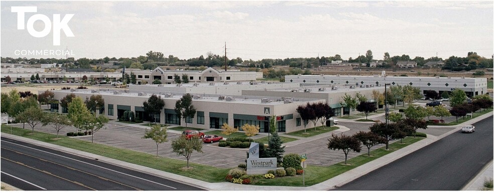 9925-9939 Emerald St, Boise, ID for lease - Building Photo - Image 3 of 7