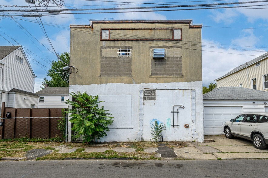 172 Lyon St, Paterson, NJ à vendre - Photo du bâtiment - Image 1 de 41