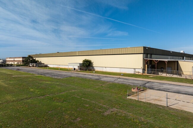 Plus de détails pour 10321 W Reno Ave, Oklahoma City, OK - Bureau, Industriel à louer