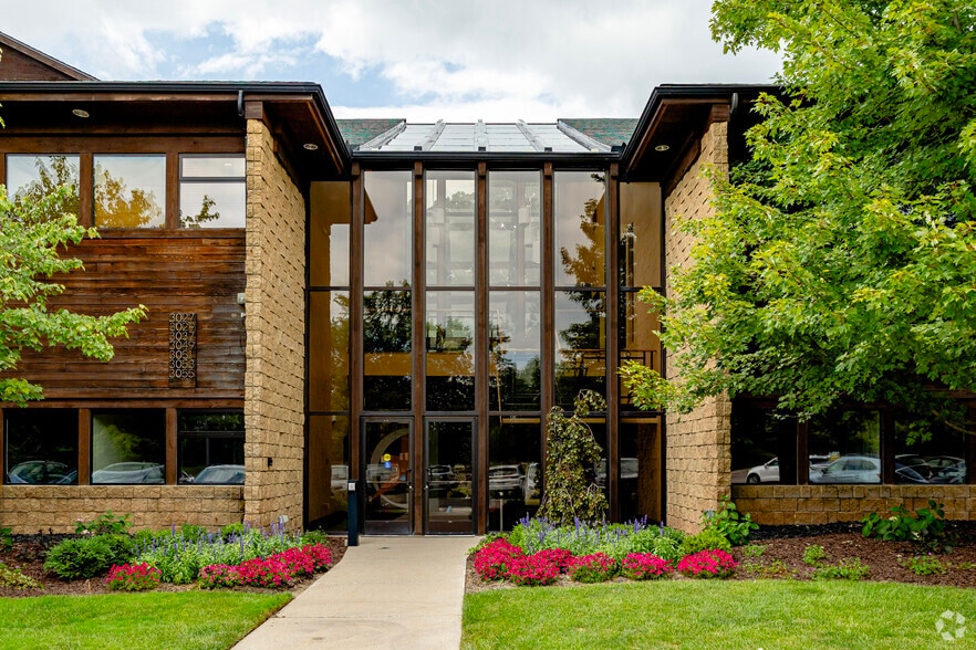 3027-3061 Miller Rd, Ann Arbor, MI for lease - Building Photo - Image 2 of 6