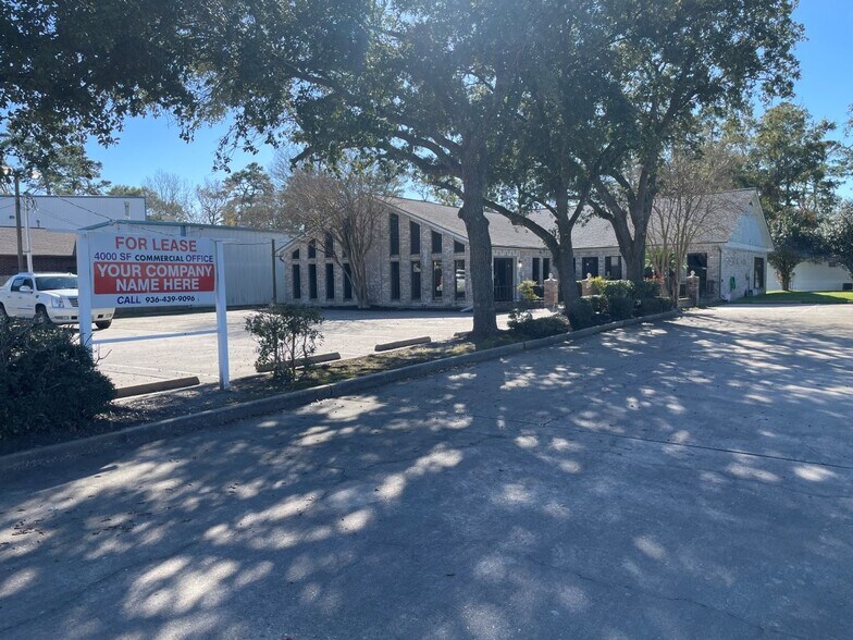 FOUR RENTALS / Six Lot Business Complex portefeuille de 4 propriétés à vendre sur LoopNet.ca - Photo du bâtiment - Image 2 de 44