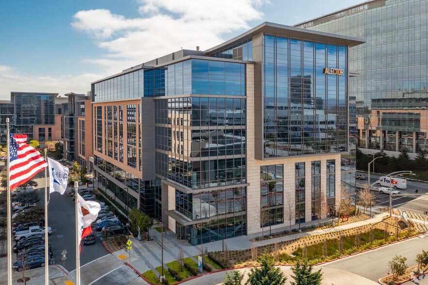 131 Oyster Point Blvd, South San Francisco, CA for lease - Building Photo - Image 1 of 3