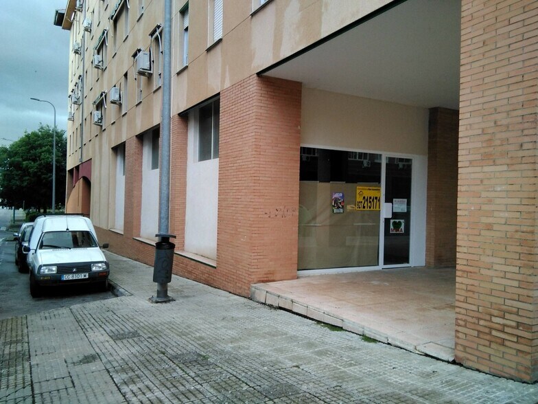 Retail in Cáceres, Cáceres for sale - Building Photo - Image 2 of 13