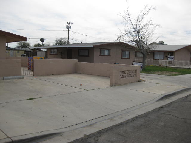 2343-2351 S Madison Ave, Yuma, AZ à vendre - Photo principale - Image 1 de 1