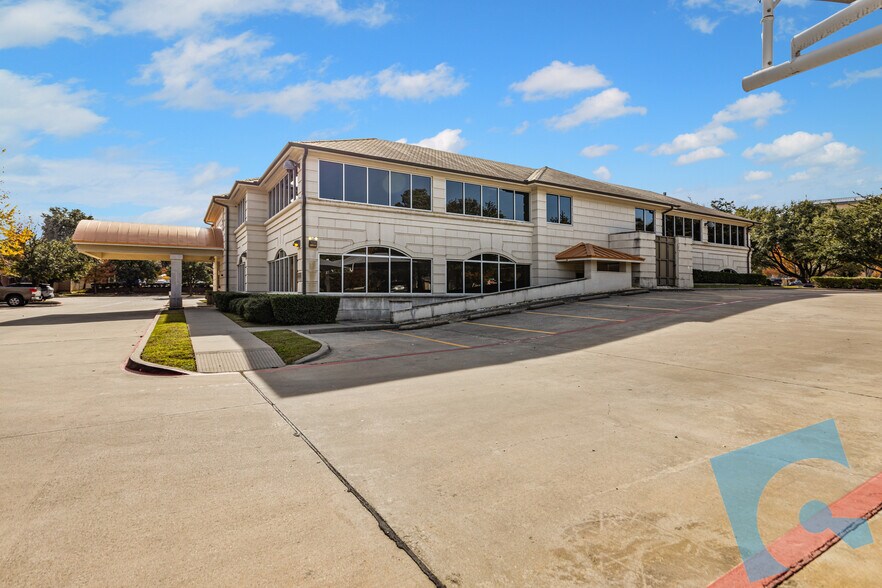 1601 Lancaster Dr, Grapevine, TX à louer - Photo du bâtiment - Image 2 de 23