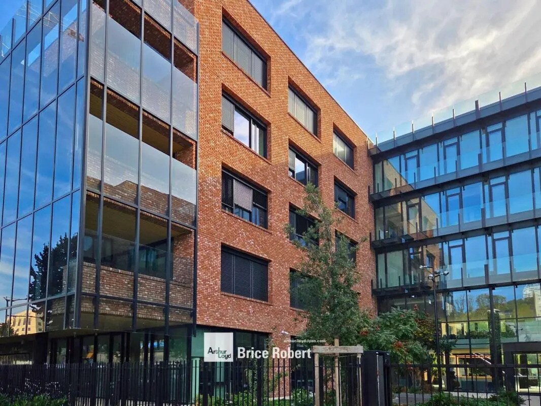 10 Rue Joannès Carret, Lyon for lease Building Photo- Image 1 of 13