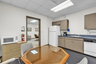 4509 N Classen Blvd, Oklahoma City, OK for lease Building Photo- Image 2 of 15