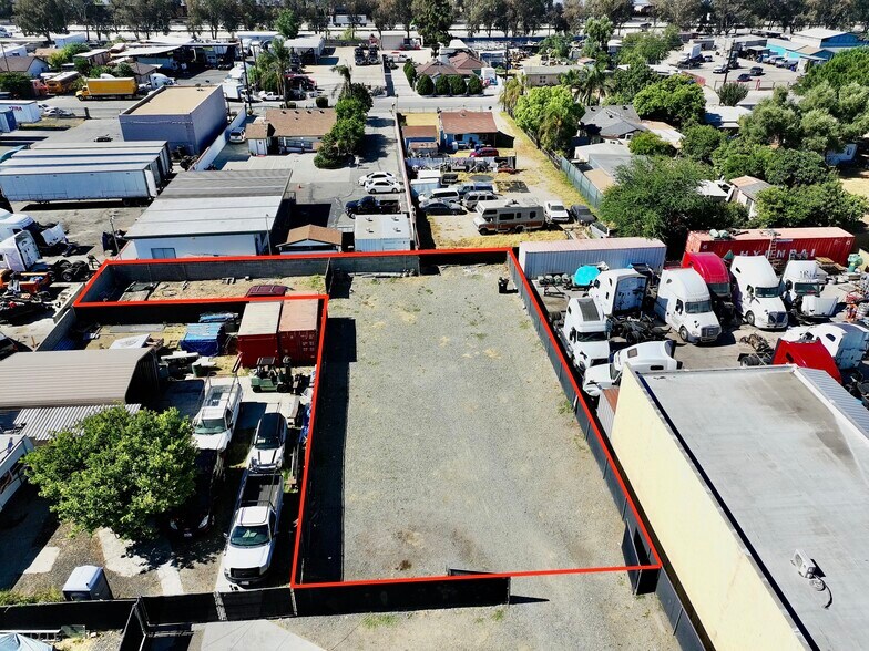 17921 Valley Blvd, Bloomington, CA for lease - Building Photo - Image 2 of 25