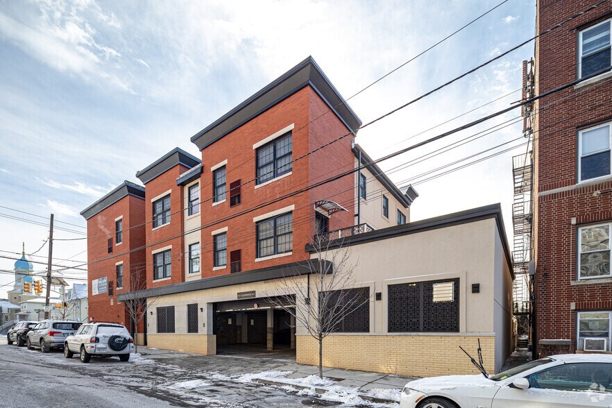 719 Kennedy Blvd, Bayonne, NJ à vendre - Photo du bâtiment - Image 3 de 5