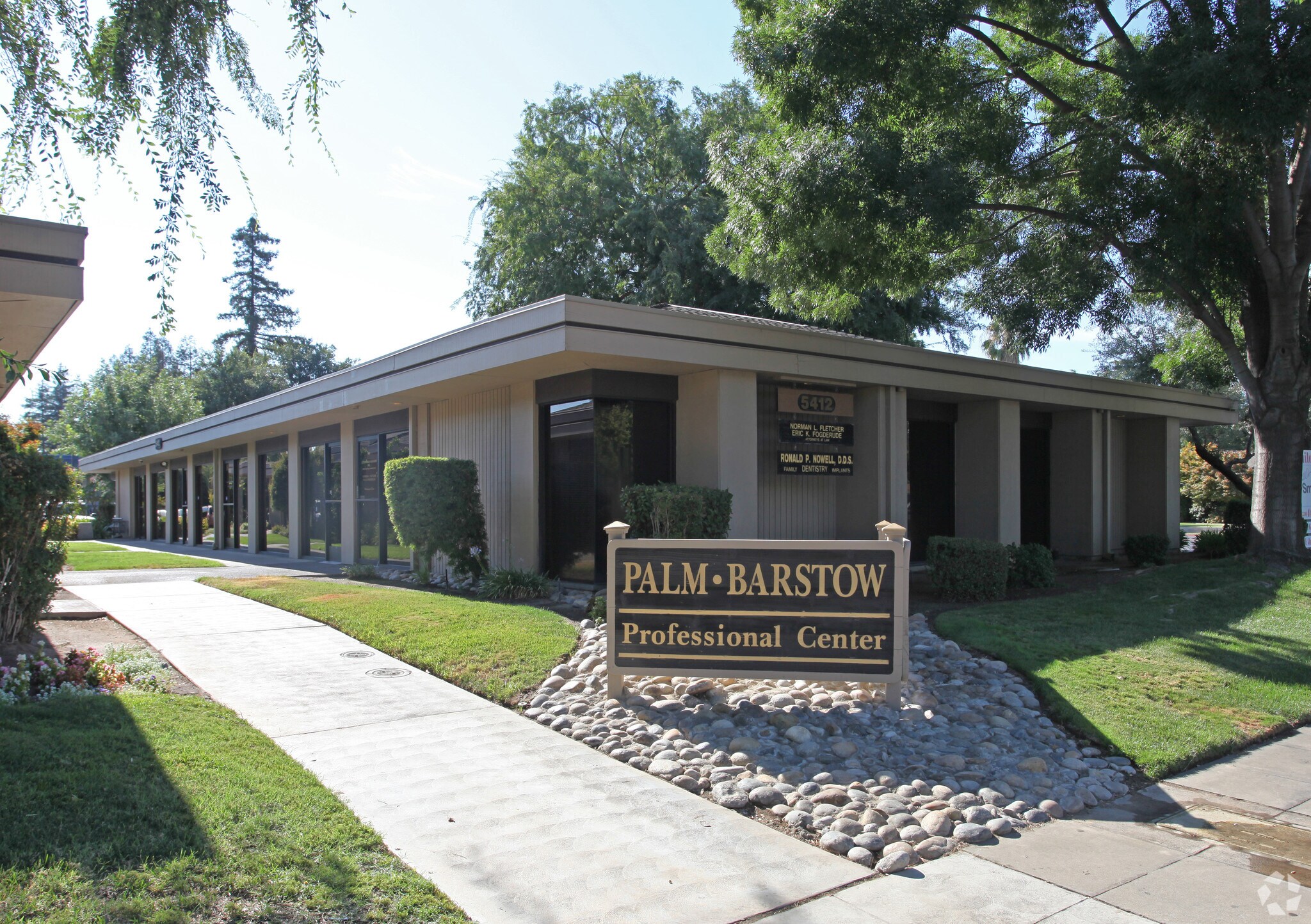 5412 N Palm Ave, Fresno, CA à louer Photo du bâtiment- Image 1 de 11