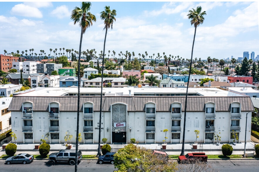 130 N Alexandria Ave, Los Angeles, CA à vendre - Photo du bâtiment - Image 3 de 17